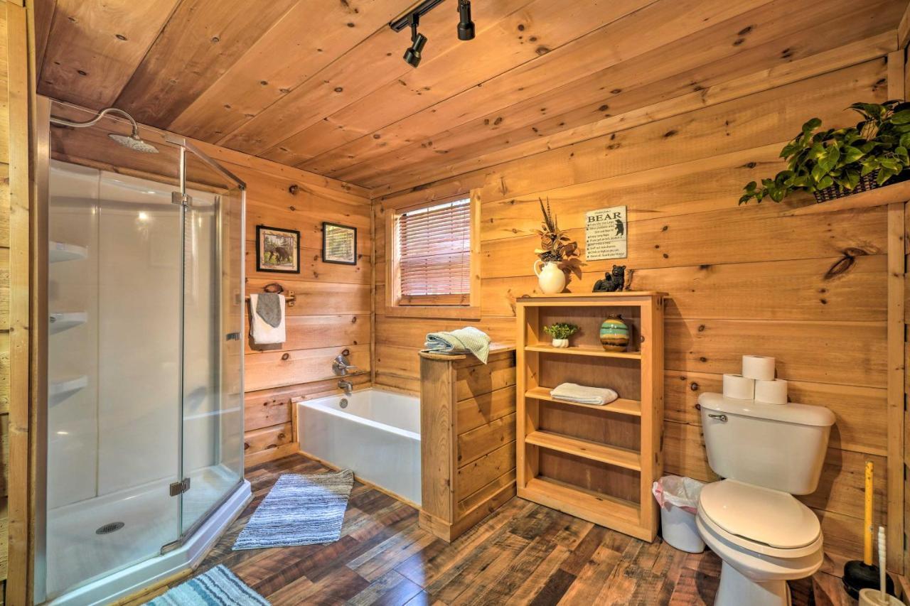 Sevierville Sanctuary Hot Tub, Pool Table And Deck! Exterior photo