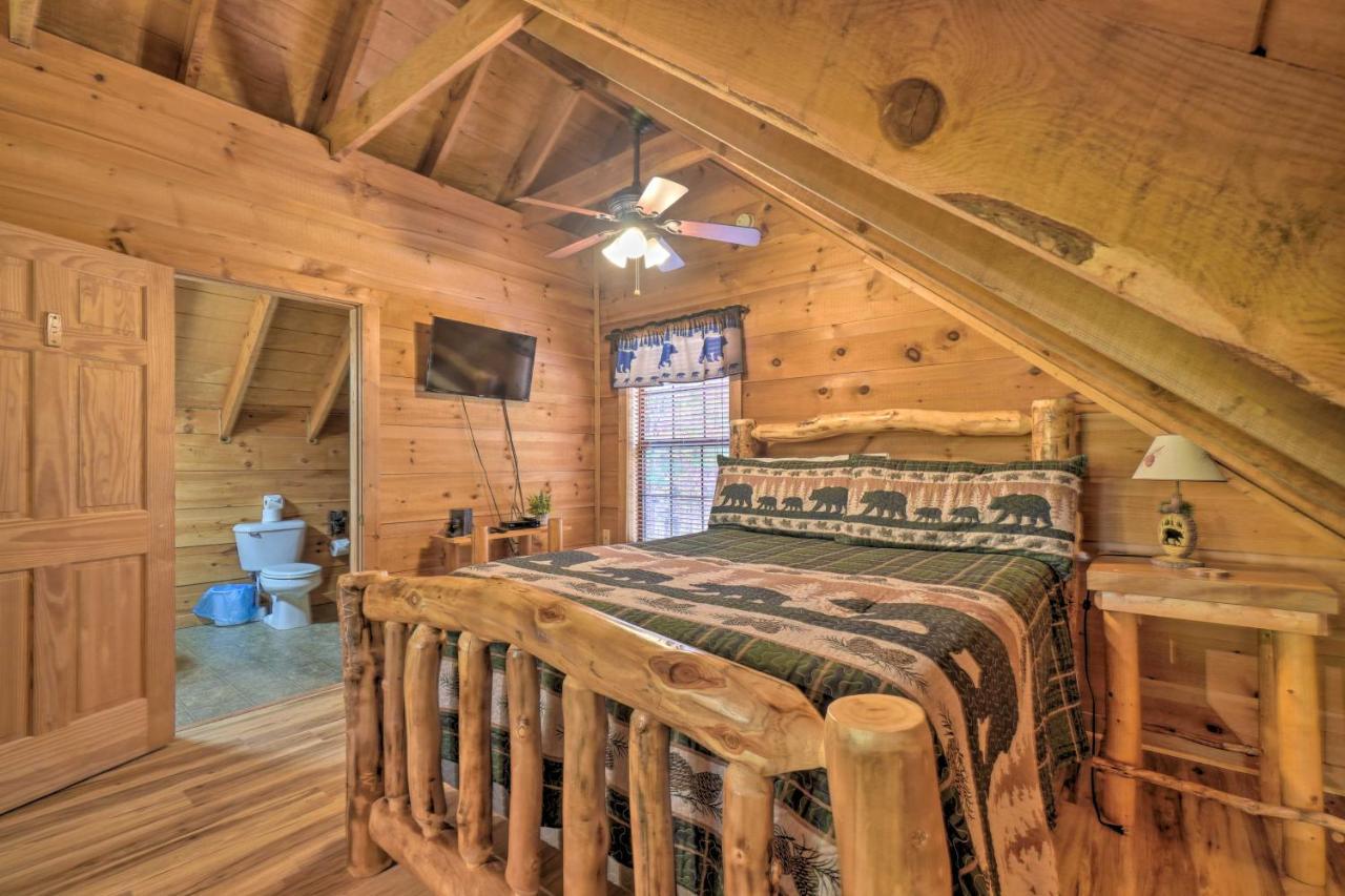 Sevierville Sanctuary Hot Tub, Pool Table And Deck! Exterior photo