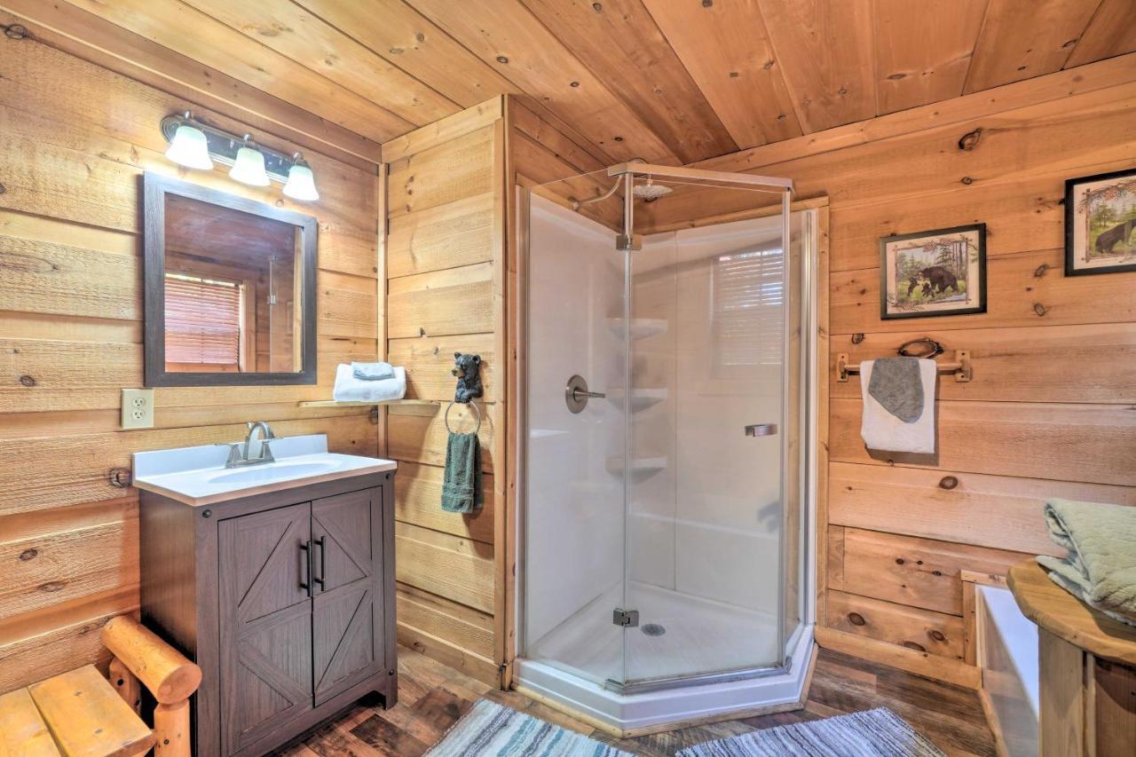 Sevierville Sanctuary Hot Tub, Pool Table And Deck! Exterior photo