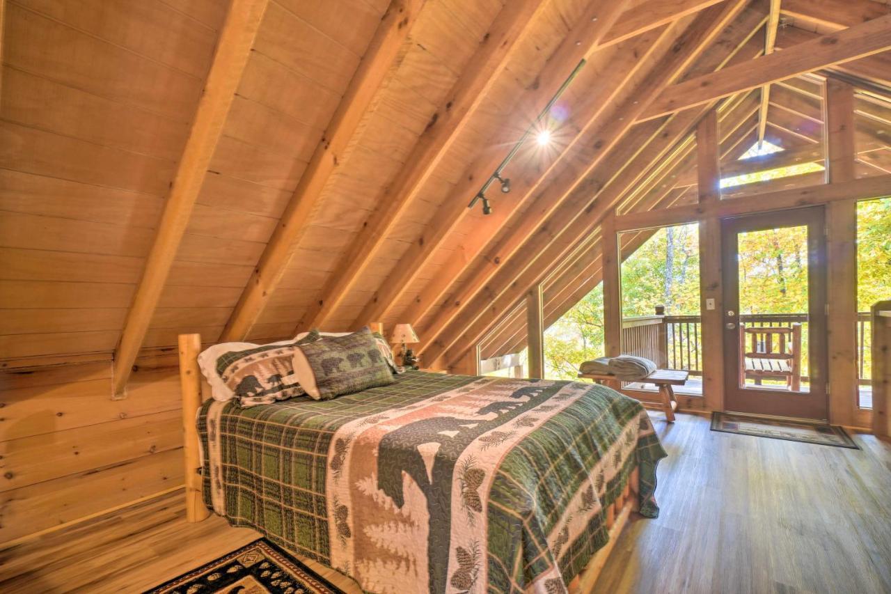Sevierville Sanctuary Hot Tub, Pool Table And Deck! Exterior photo
