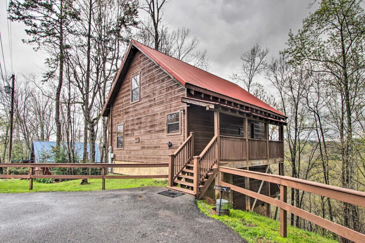 Sevierville Sanctuary Hot Tub, Pool Table And Deck! Exterior photo