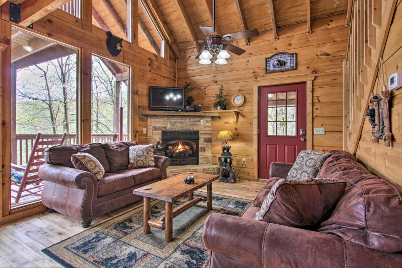 Sevierville Sanctuary Hot Tub, Pool Table And Deck! Exterior photo