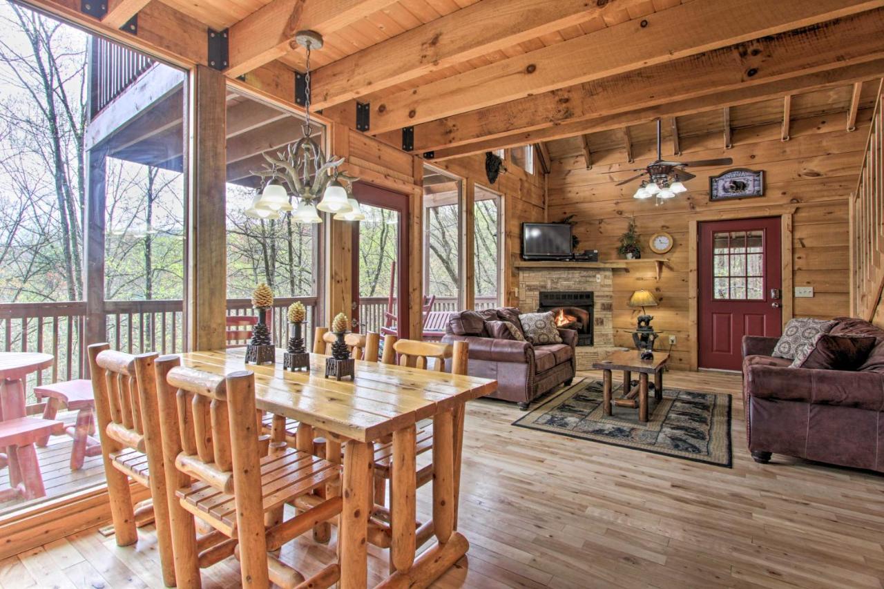 Sevierville Sanctuary Hot Tub, Pool Table And Deck! Exterior photo