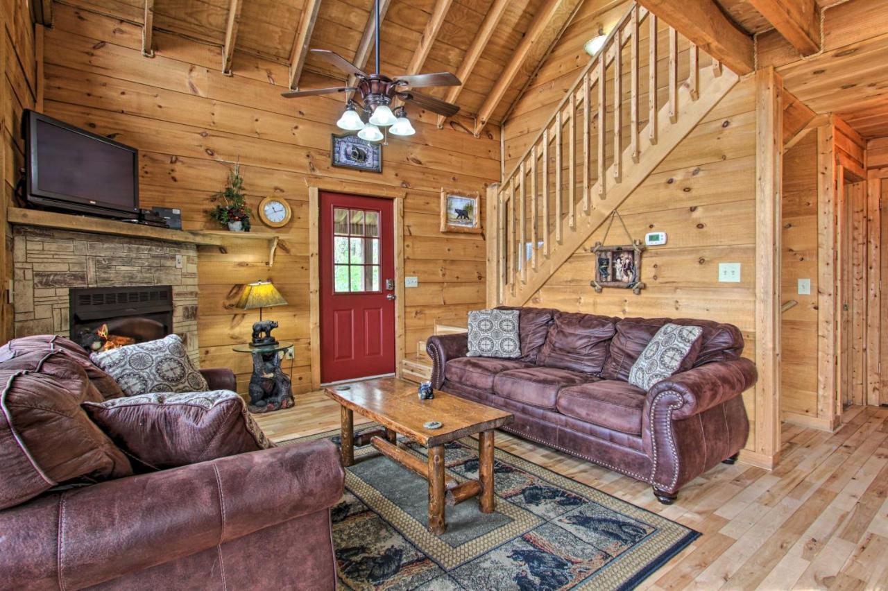 Sevierville Sanctuary Hot Tub, Pool Table And Deck! Exterior photo
