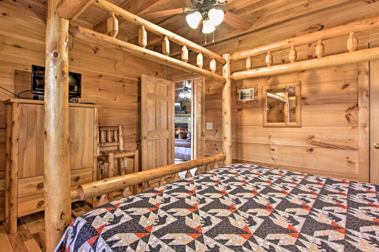 Sevierville Sanctuary Hot Tub, Pool Table And Deck! Exterior photo