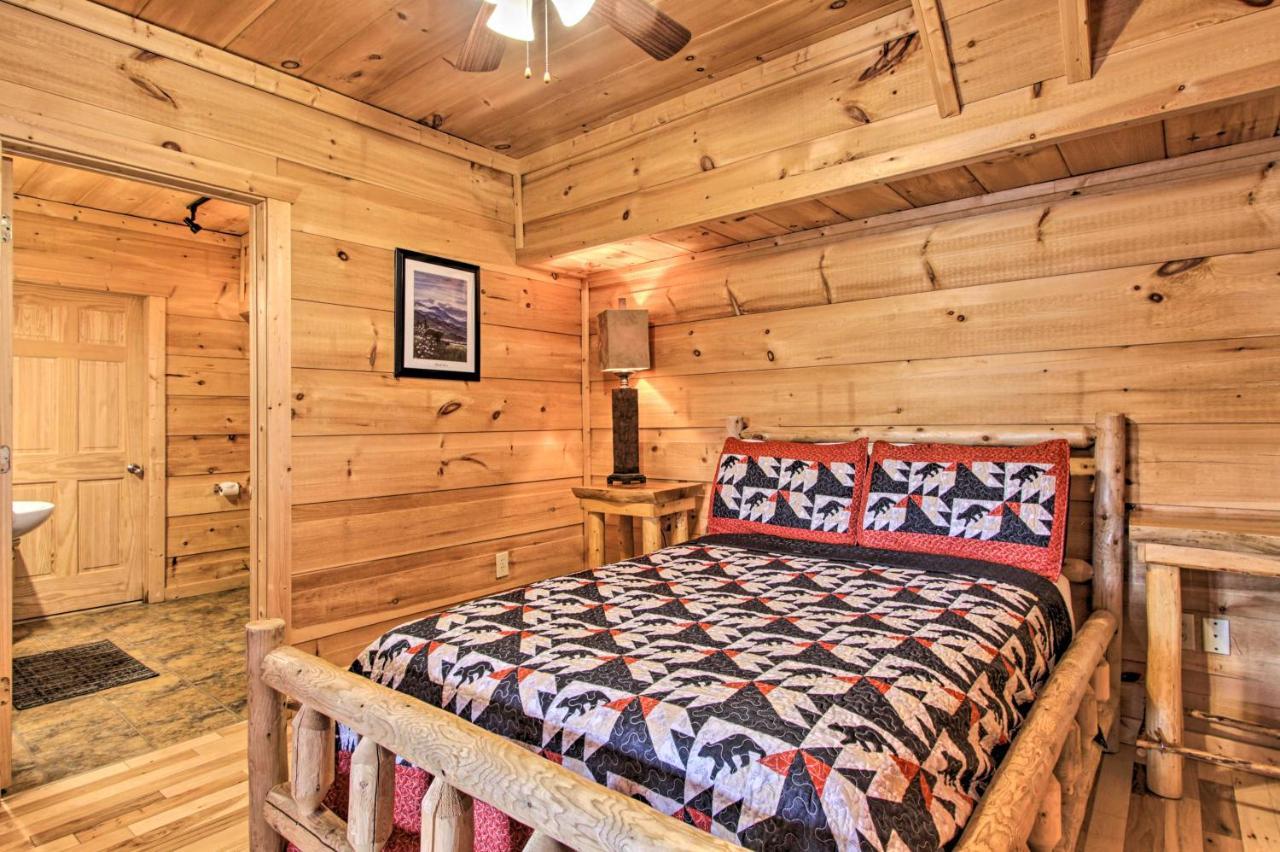Sevierville Sanctuary Hot Tub, Pool Table And Deck! Exterior photo
