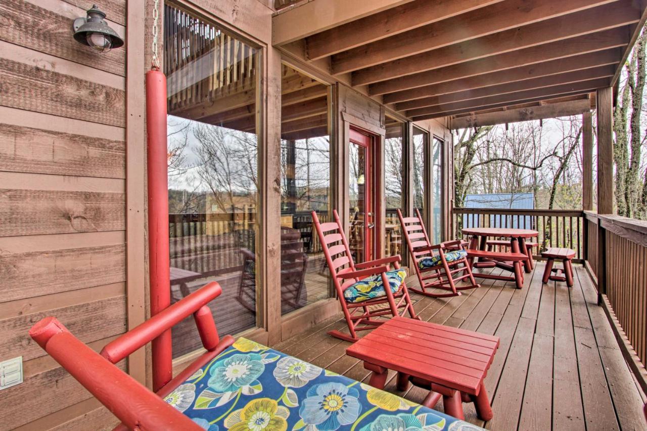 Sevierville Sanctuary Hot Tub, Pool Table And Deck! Exterior photo