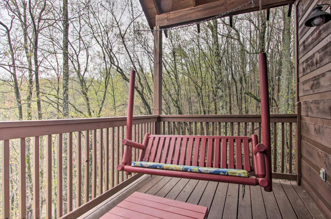 Sevierville Sanctuary Hot Tub, Pool Table And Deck! Exterior photo