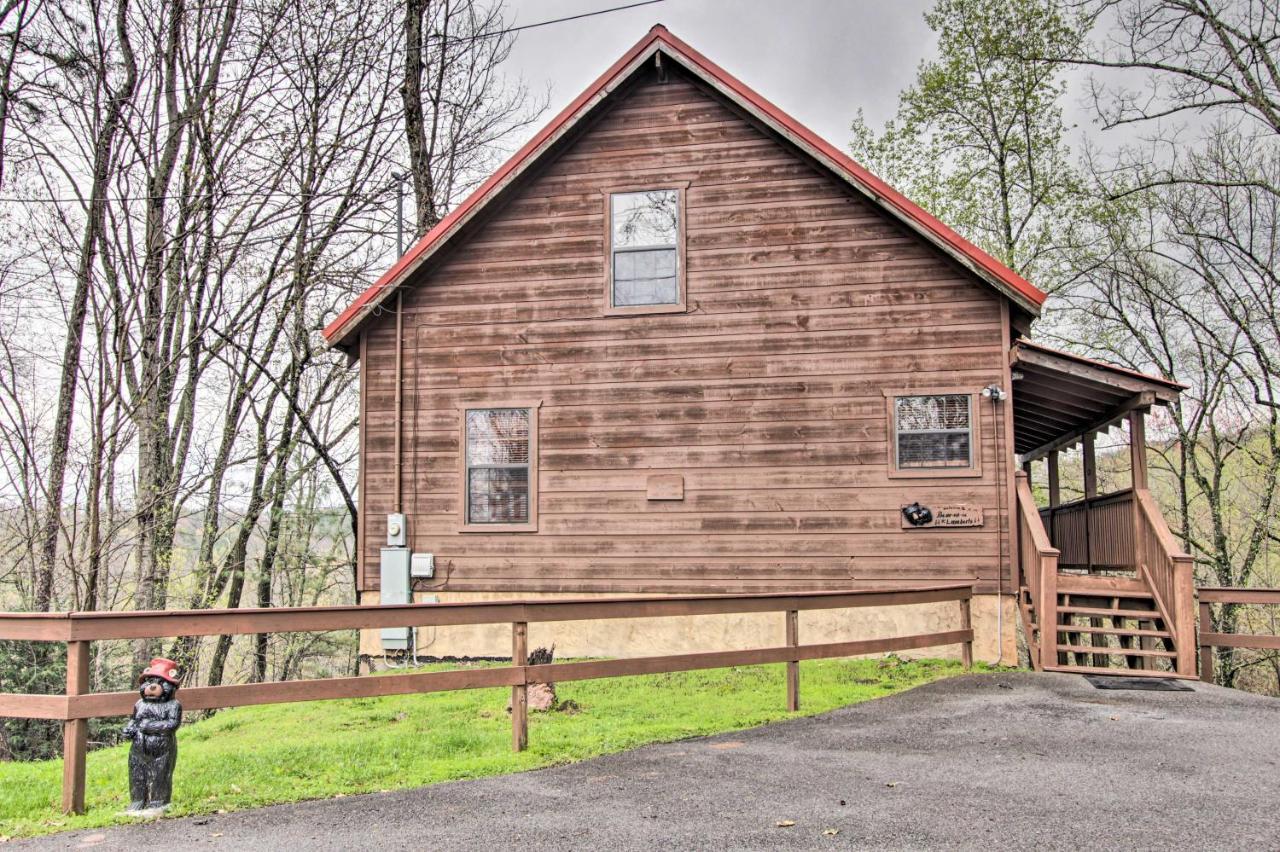Sevierville Sanctuary Hot Tub, Pool Table And Deck! Exterior photo