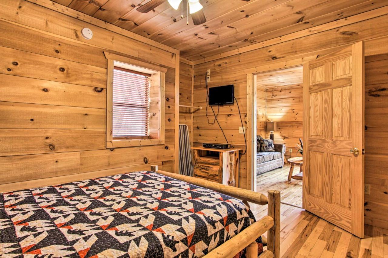Sevierville Sanctuary Hot Tub, Pool Table And Deck! Exterior photo