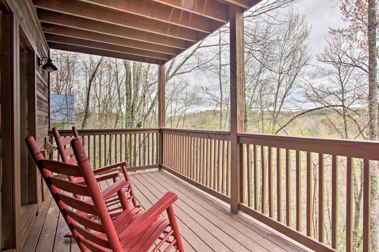 Sevierville Sanctuary Hot Tub, Pool Table And Deck! Exterior photo